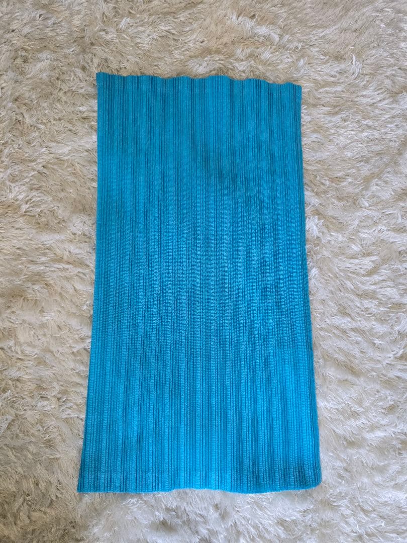 美品プリーツプリーズイッセイミヤケ プリーツスヌード オーチューブ マフラー