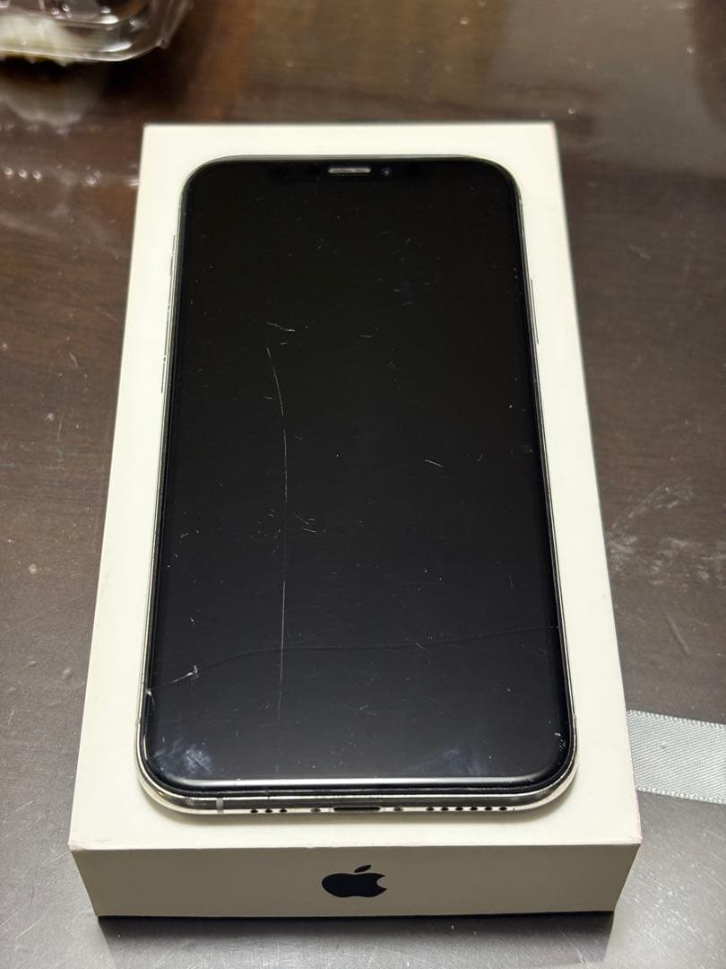 Apple iPhone XS 256GB シルバー 本体