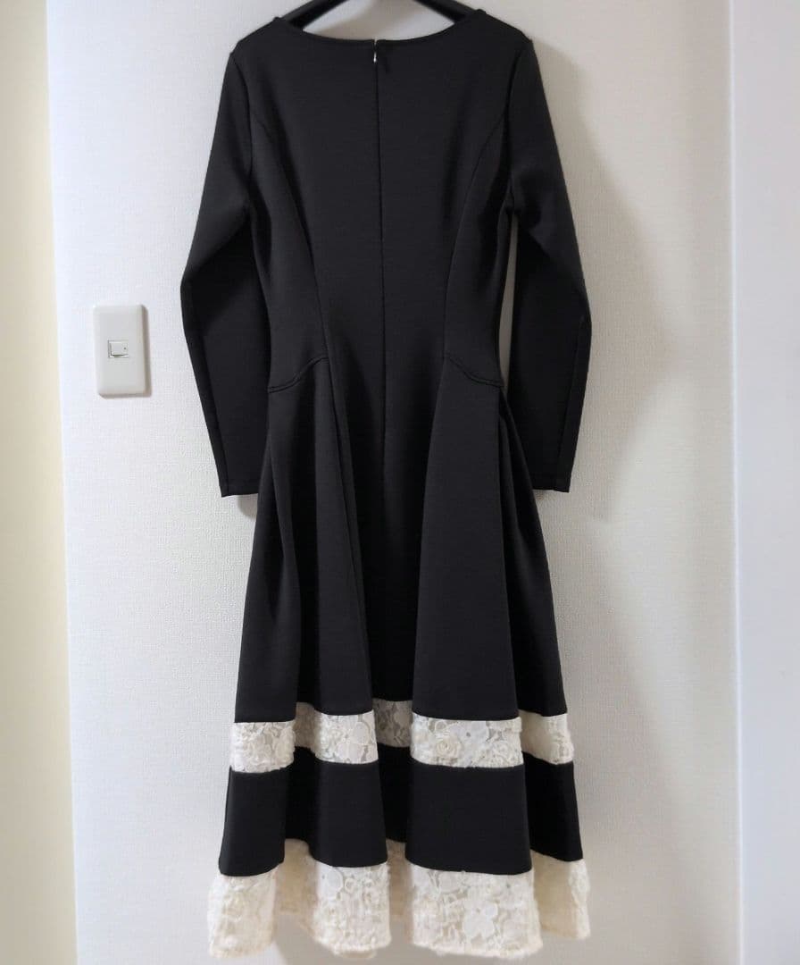 専用　　　ジェンヌ JENNE レース切り替えカットソーワンピース