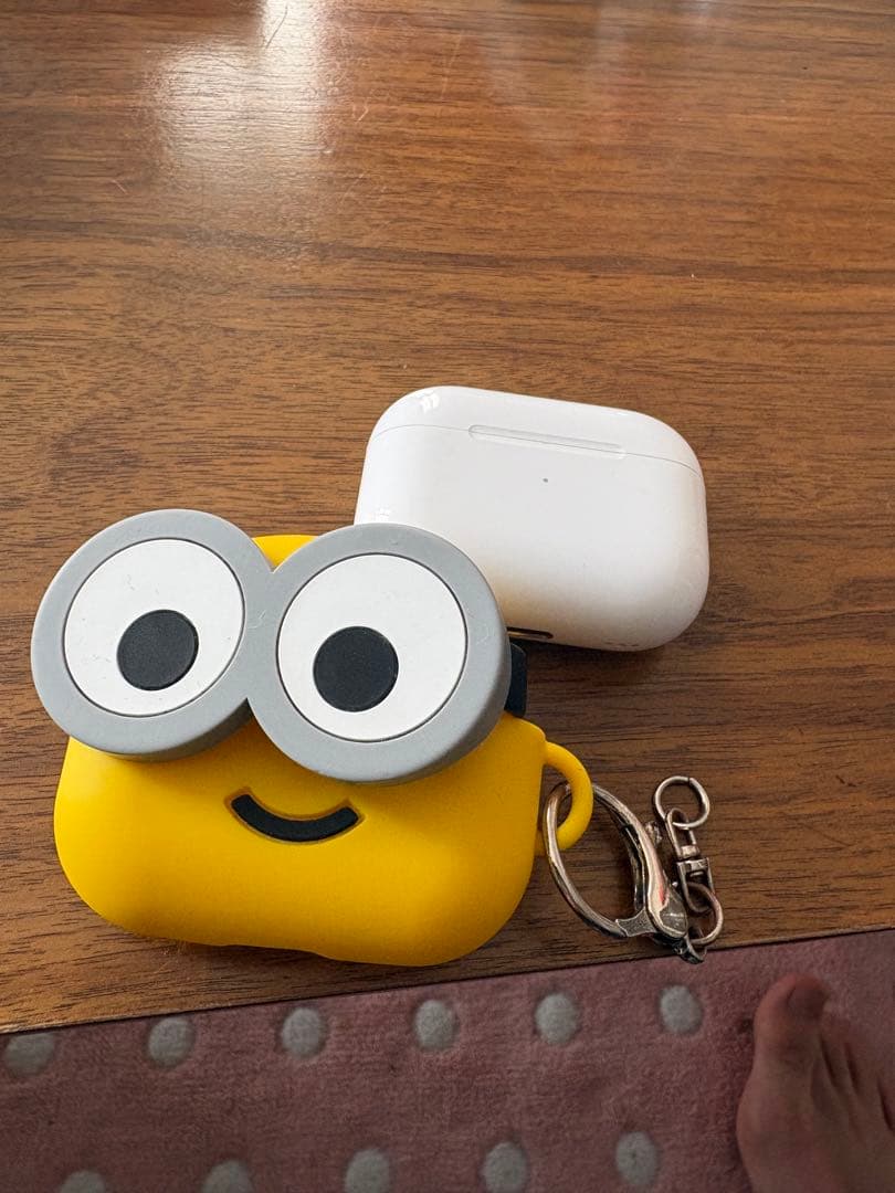 AirPods第二世代本体 ホワイト 充電ケース付き