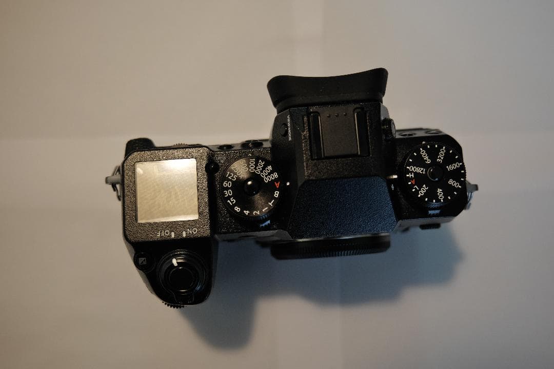 富士フィルム X-H1ボデイと縦電源グリップ キットとバッテリー4個付属(美品)