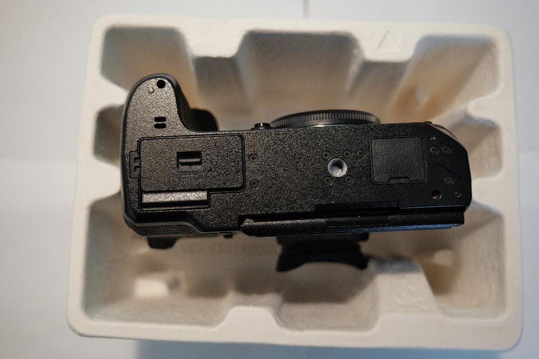 富士フィルム X-H1ボデイと縦電源グリップ キットとバッテリー4個付属(美品)