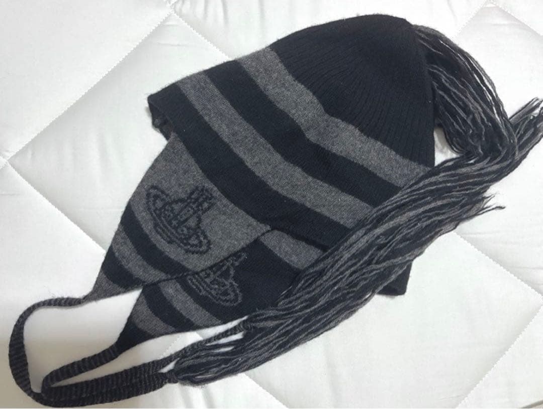 ヴィヴィアンウエストウッド 耳当て付きニット帽