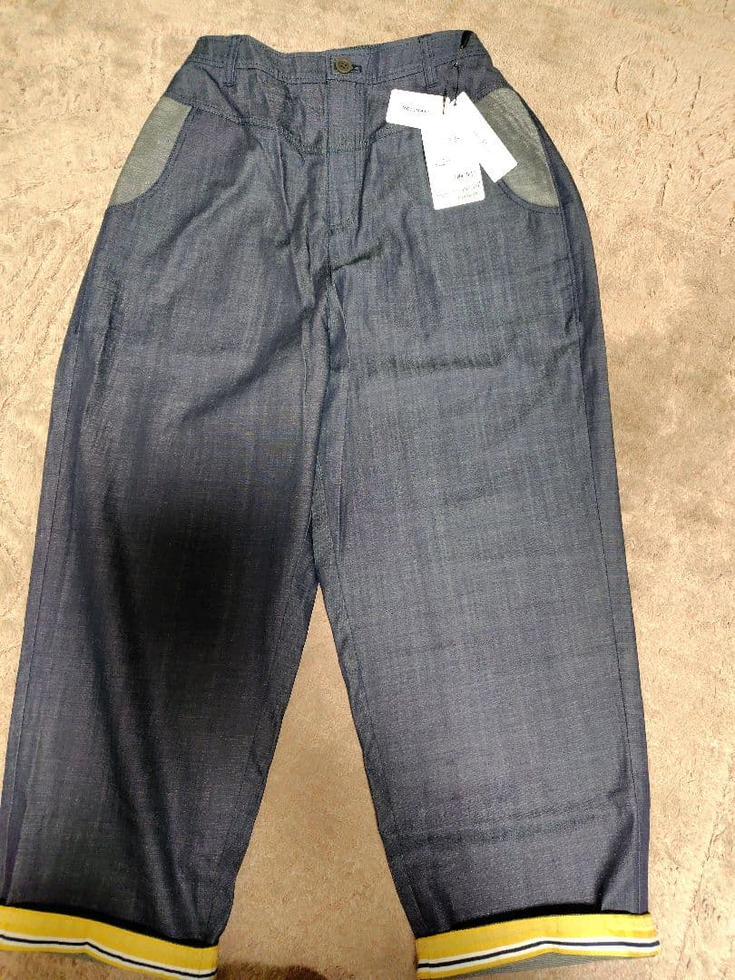 新品未使用タグ付き　ゆったりデニムパンツ