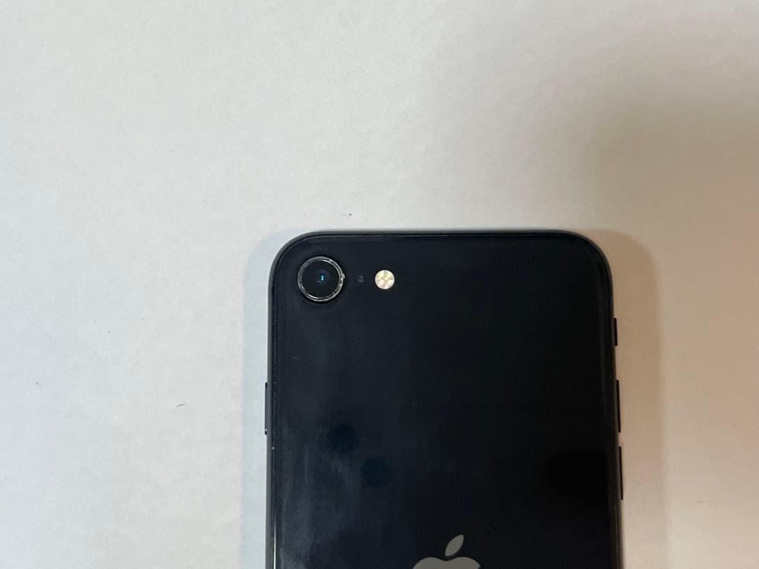 u*o様 Apple iPhone SE (第2世代) ブラック128GB