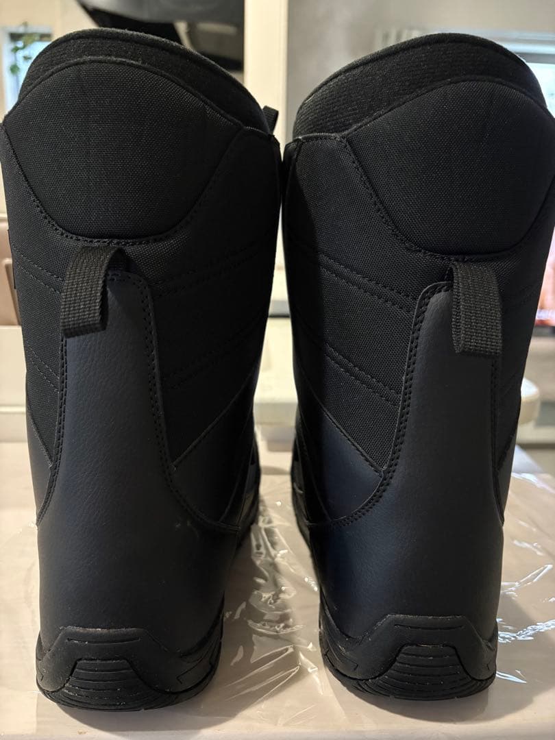 ブラック スノーボードブーツ ボアシステム