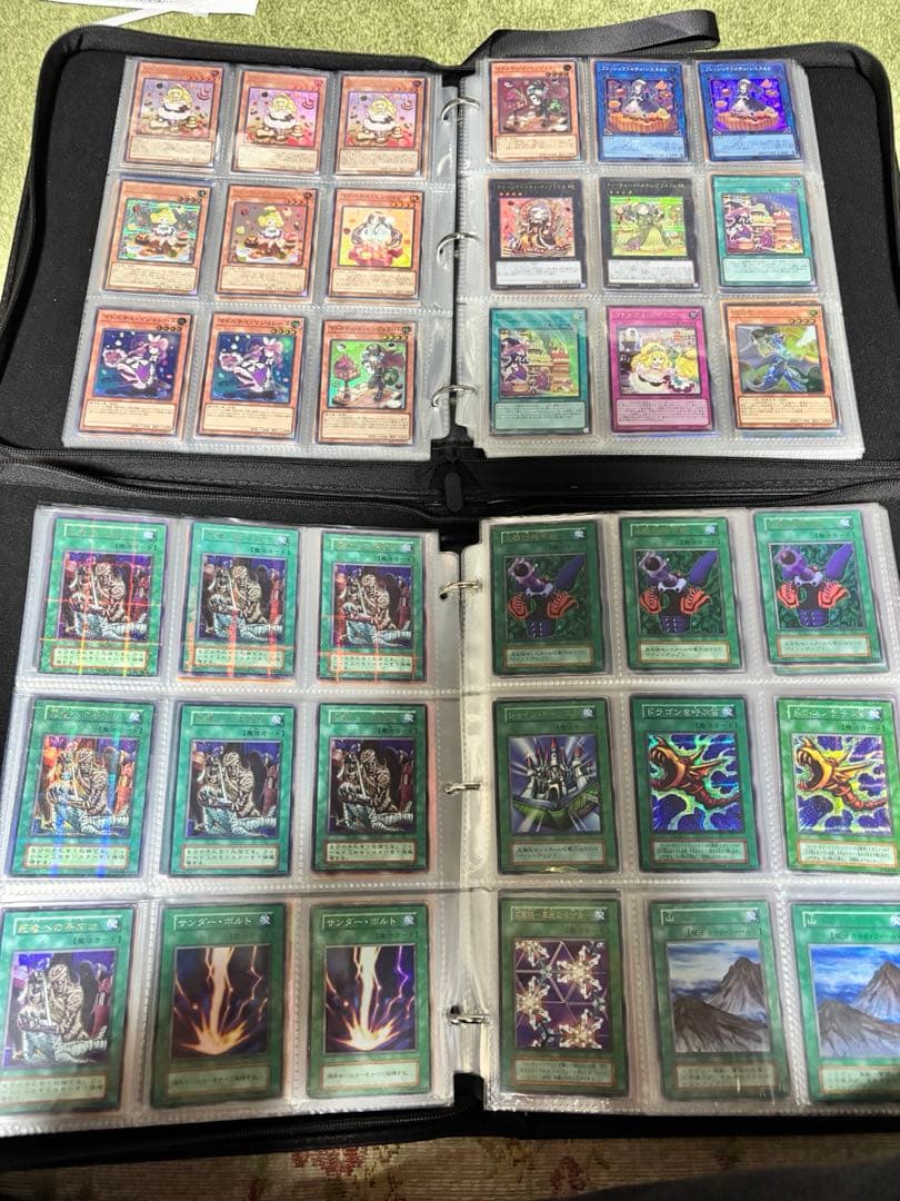 【遊戯王カード引退品】初期・レリーフ等８００枚以上　　2ファイル分　即購入大歓迎