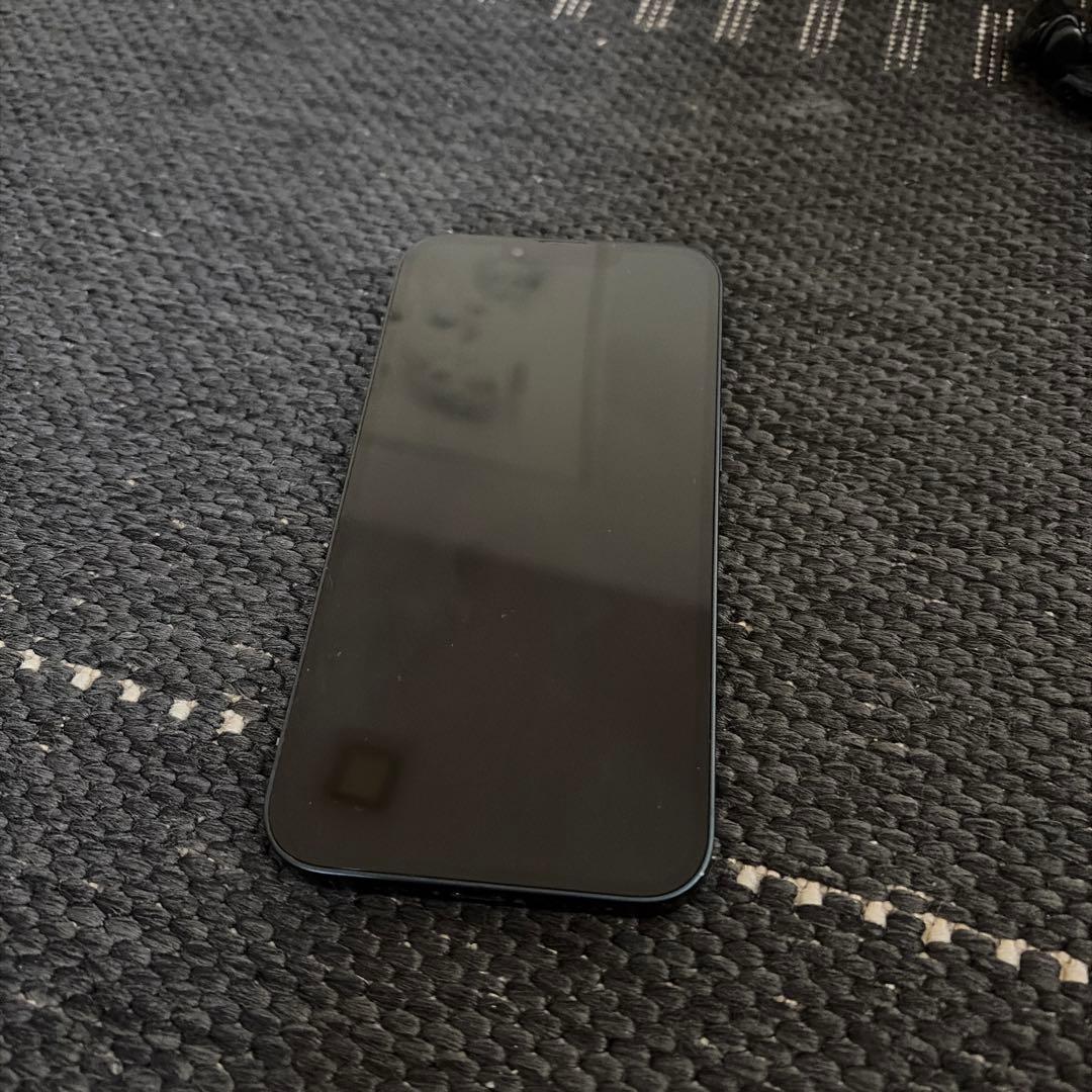 Apple iPhone 13 ブラック 本体