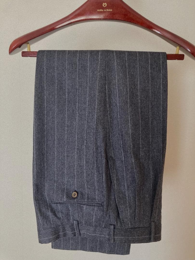 ミラショーン（ＭＩＬＡ　ＳＣＨＯＮ）スーツ　イタリア製