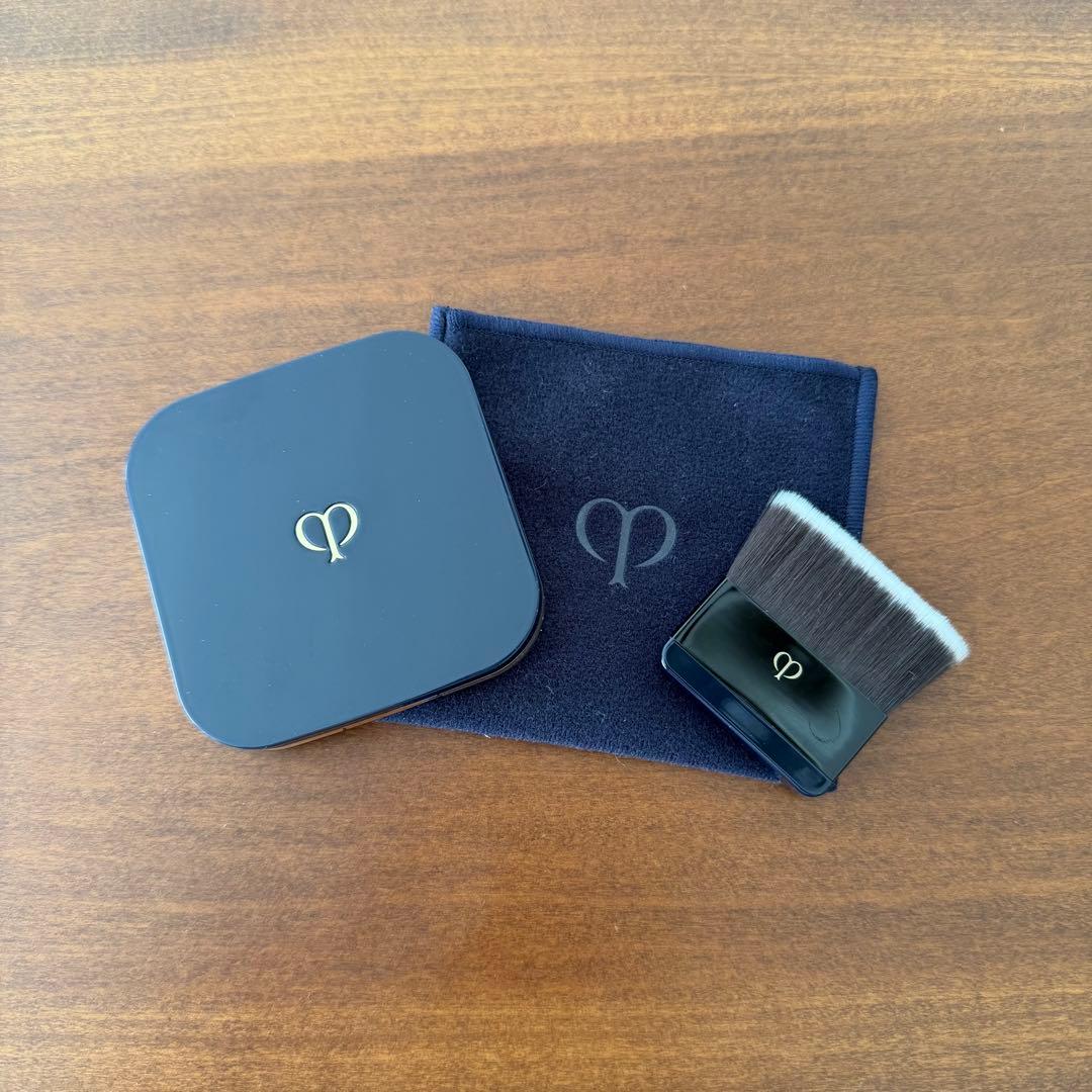 クレドポーボーテ プードルコンパクトエサンシエルn パンソー付き