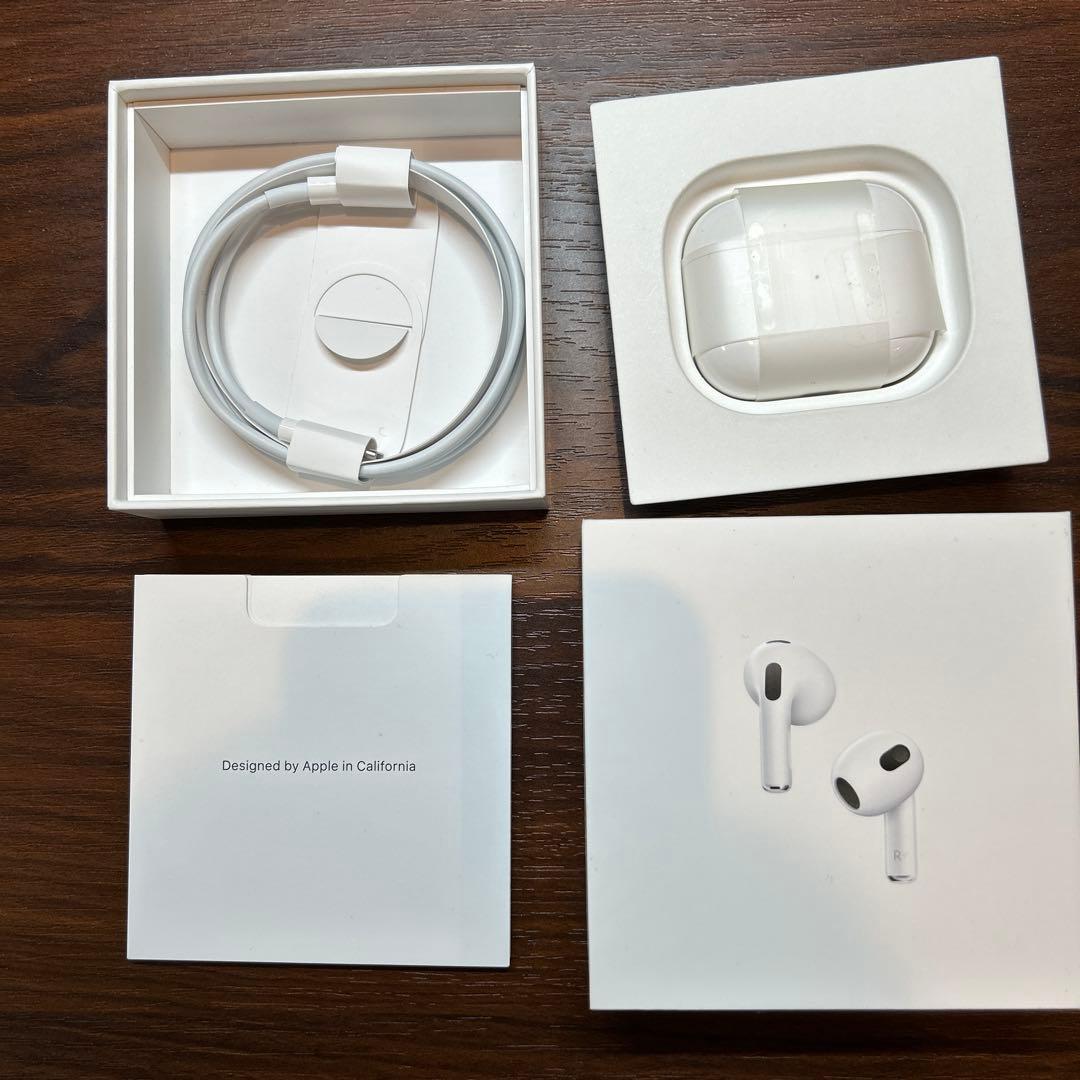 イヤホン AirPods with MagSafe Charging Case