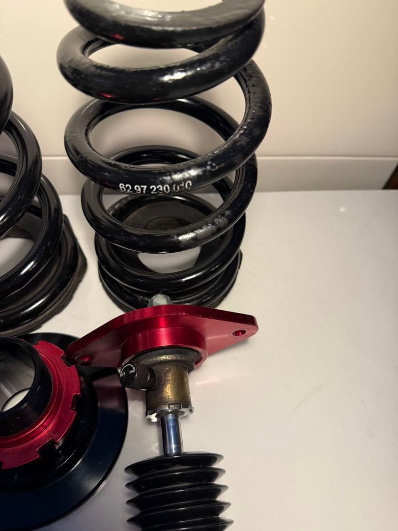 ラルグスLargus Spec S 車高調キット