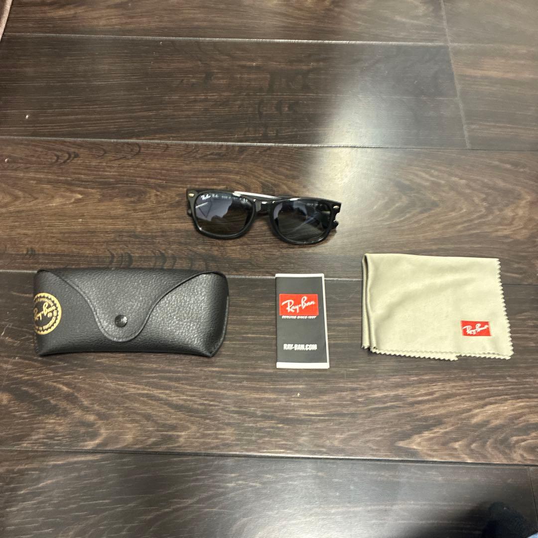 RB2132F ニューウェイファーラー レイバン　サングラス