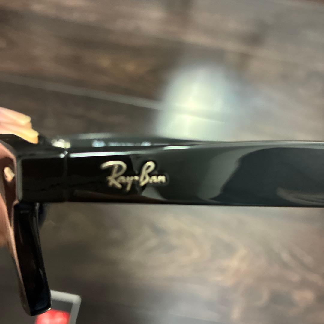RB2132F ニューウェイファーラー レイバン　サングラス