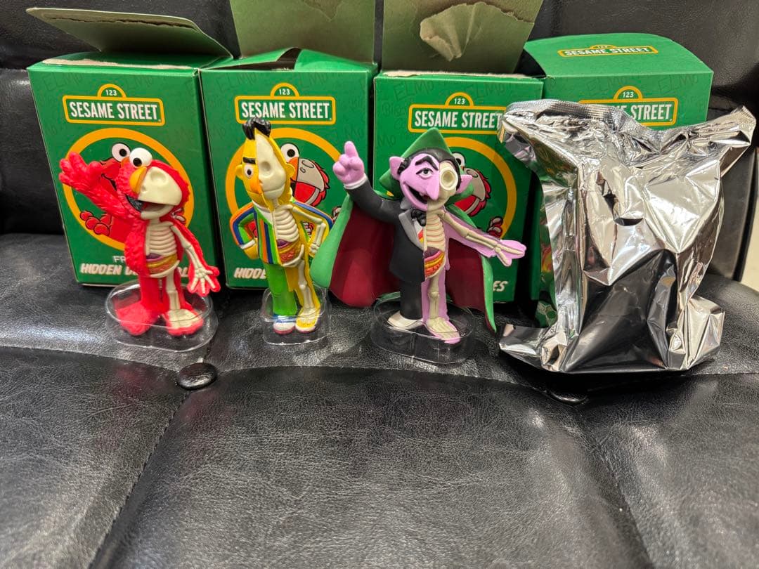 Mighty Jaxx Xxray セサミストリート　4体セット