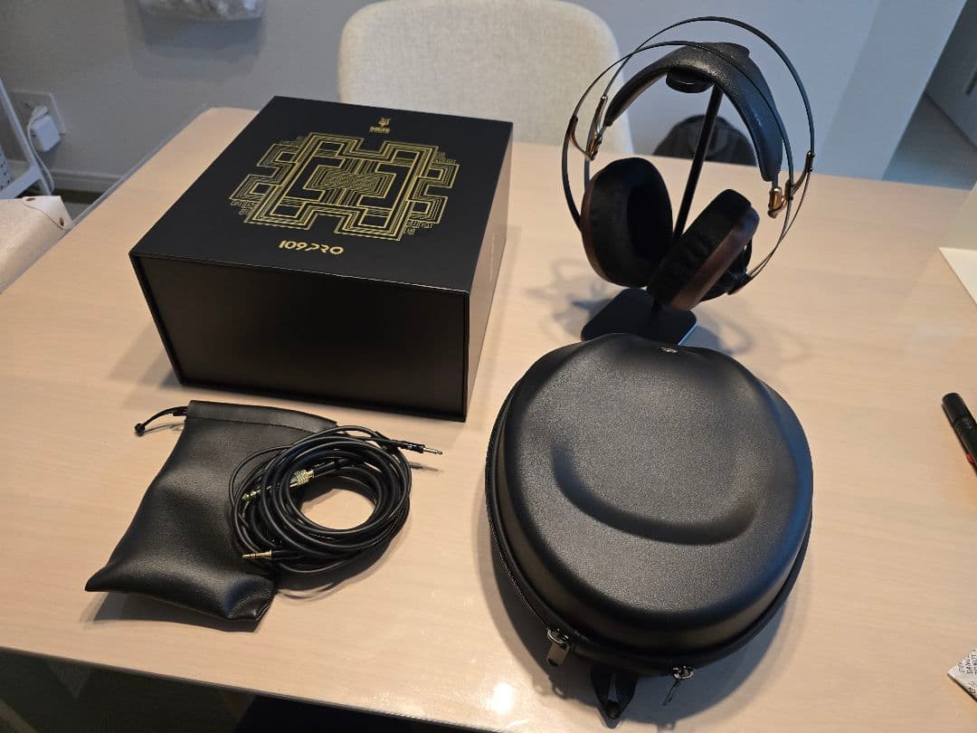 ヘッドホン Meze Audio 109 Pro