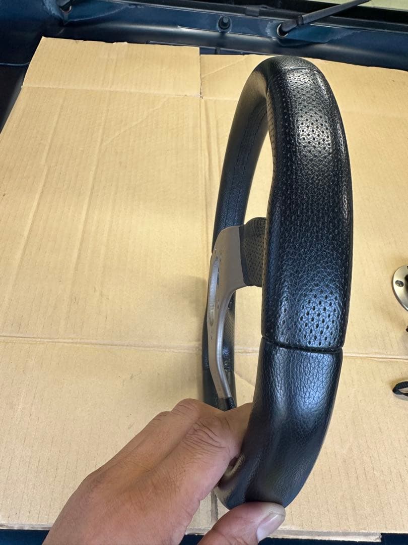 MOMO ステアリング　当時物　約32cm