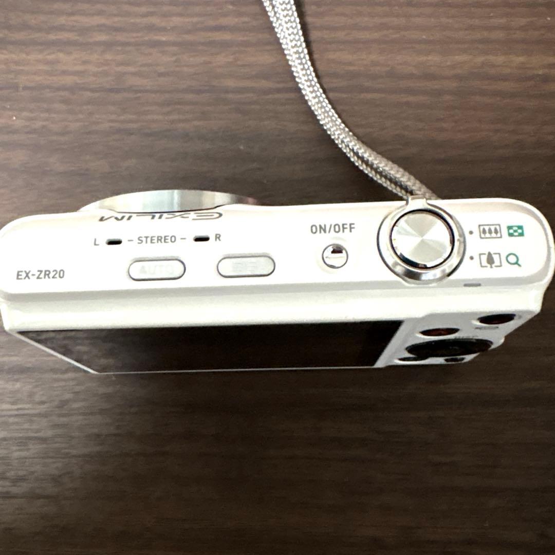 デジタルカメラ EXILIM EX-ZR20