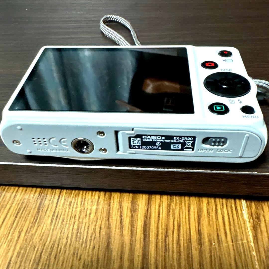 デジタルカメラ EXILIM EX-ZR20