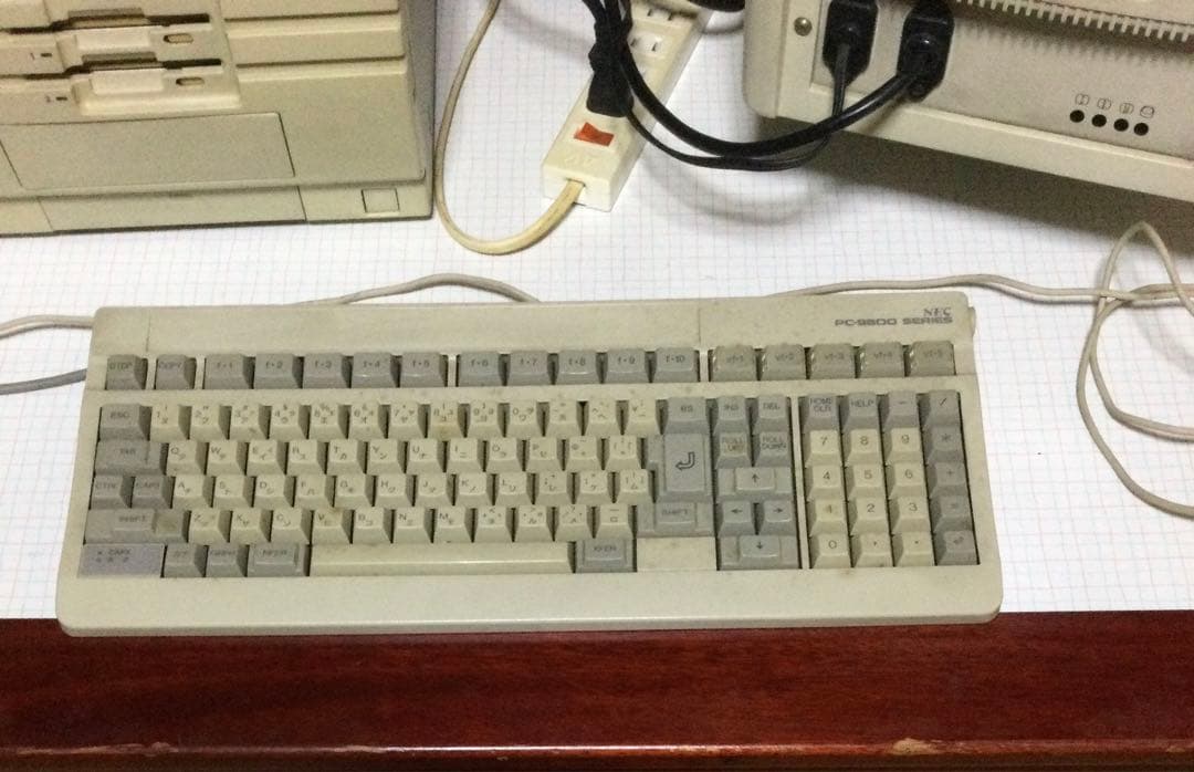 Pc9801FA ー(FDD2ドライブ)　…本体、キーボード、マウス付セット