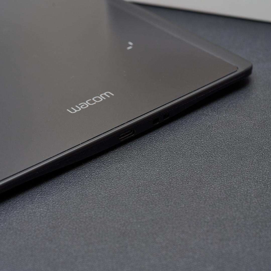 Wacom(ワコム) Intuos Pro Small PTH460K1D