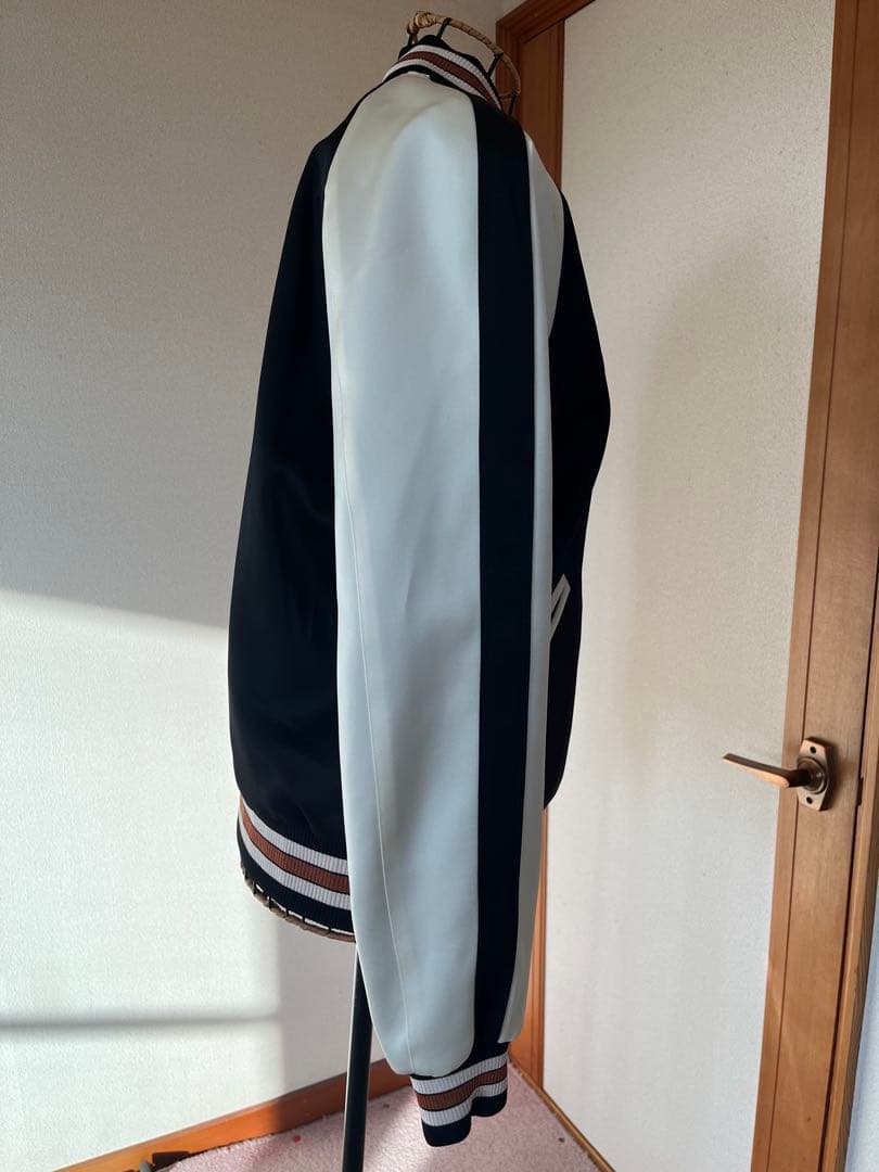 最終値下げ！！Coach 刺繍入りスカジャン 黒/白