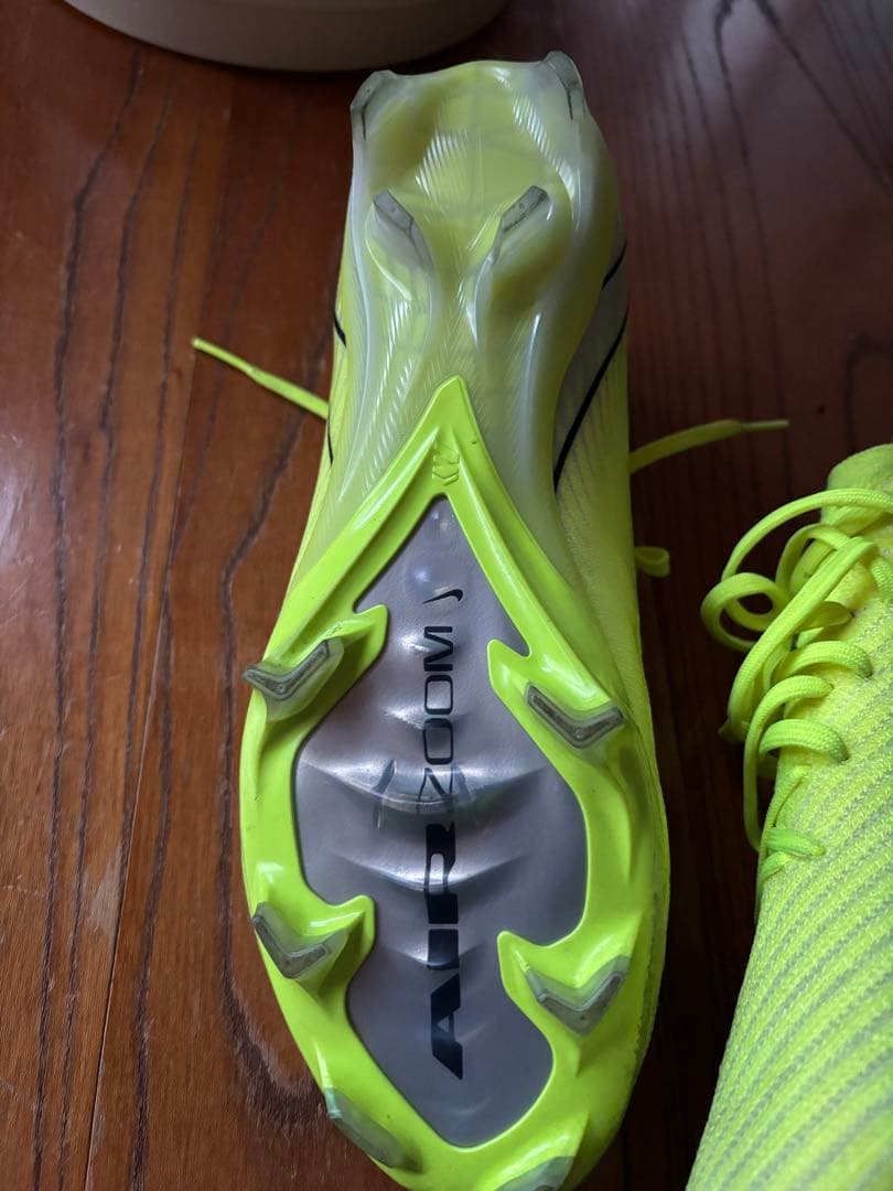 Nike Zoom サッカーシューズ ネオンイエロー　２回使用　人工芝