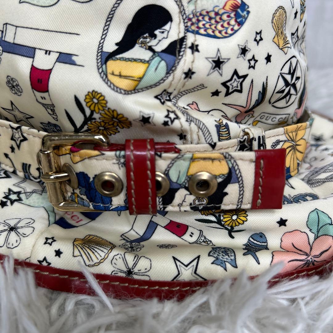 希少　GUCCI バケットハット　プリント　ビーチ　総柄　ホワイト　レッド　帽子