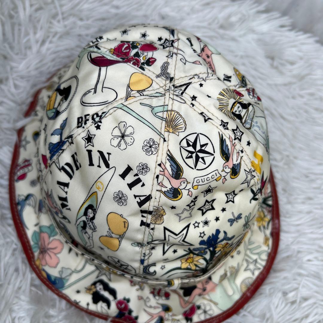希少　GUCCI バケットハット　プリント　ビーチ　総柄　ホワイト　レッド　帽子