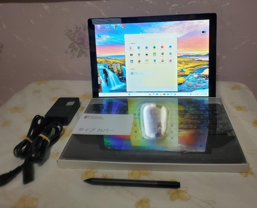 (美品)Surface Pro6 i7-8650U/16GB/512GB off