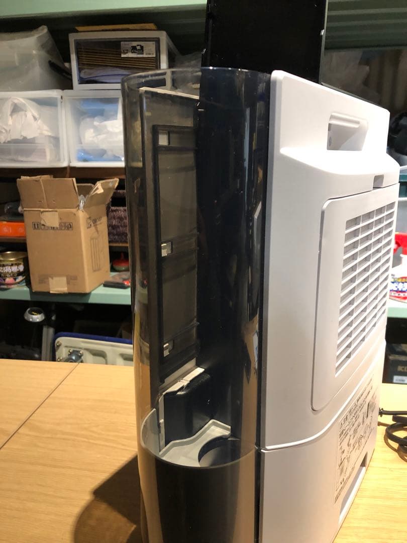 極美品SHARP 加湿セラミックファンヒーター　2024年製　HX-TK12-W