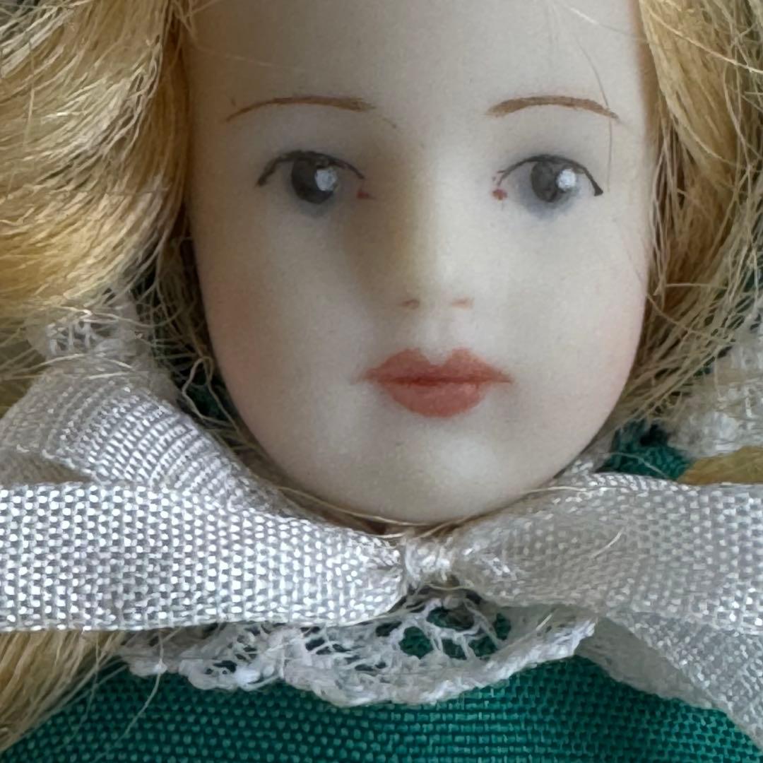 ミニチュアビスクドール　ミニョネット　身長11cm