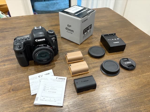 Canon EOS 6D Mark II + EF 40mm f/2.8 レンズ