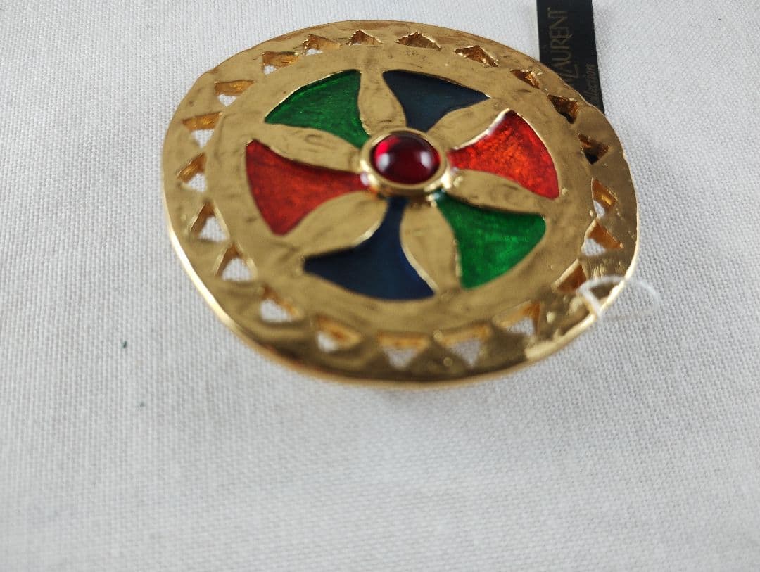 Yves Saint Laurent イヴサンローラン　カラーストーン　ブローチ