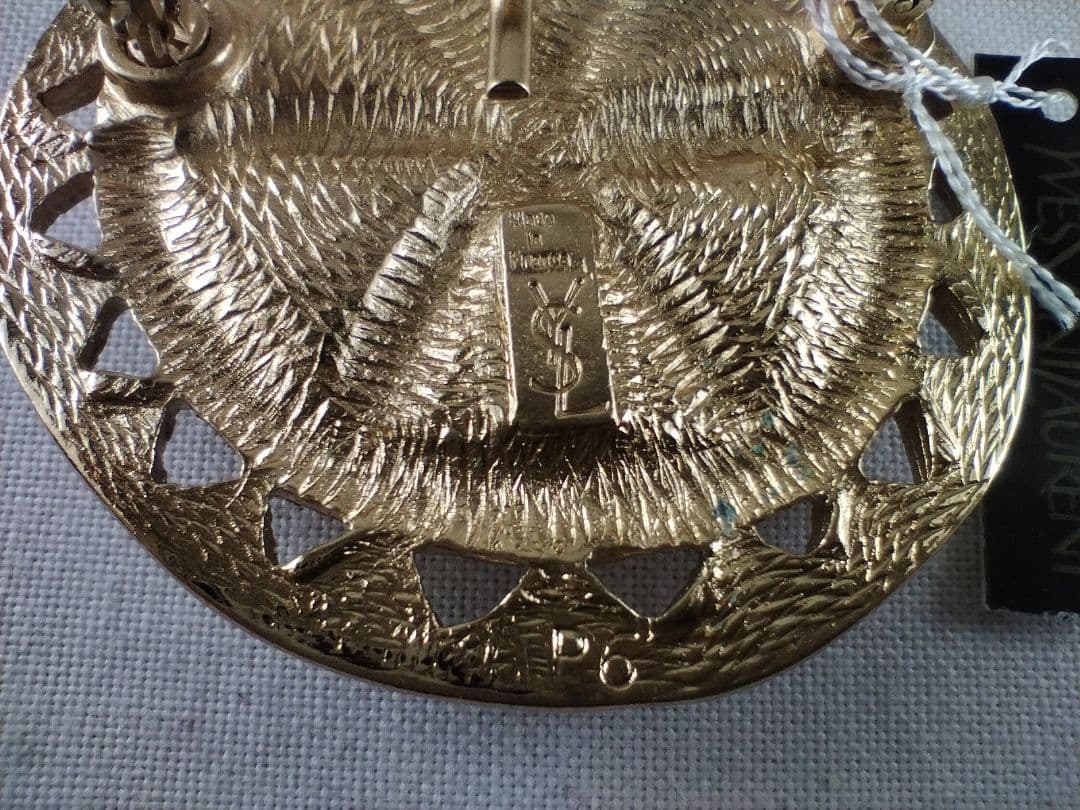 Yves Saint Laurent イヴサンローラン　カラーストーン　ブローチ