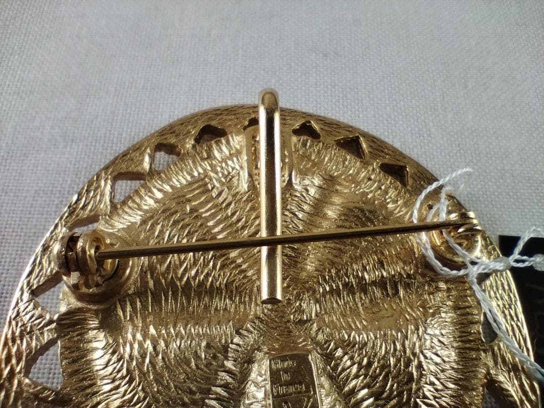 Yves Saint Laurent イヴサンローラン　カラーストーン　ブローチ