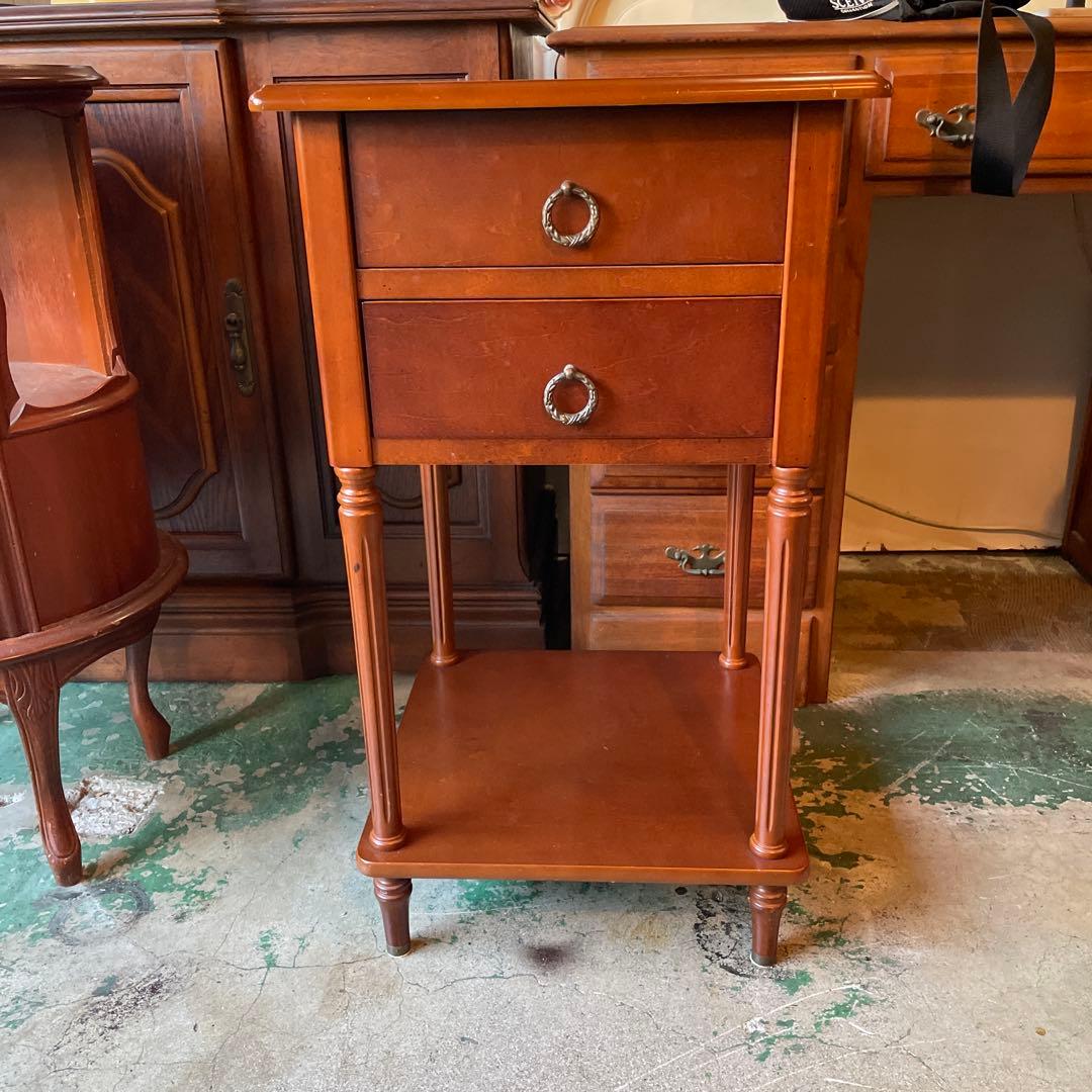 大幅値下げ‼︎ イトキン・英国調・小型キャビネット・花台・ランプ台