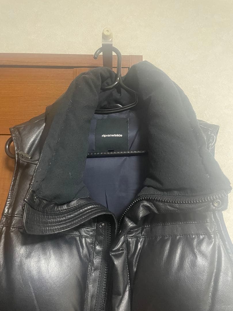 リップヴァンウィンクル　レザーダウンベスト