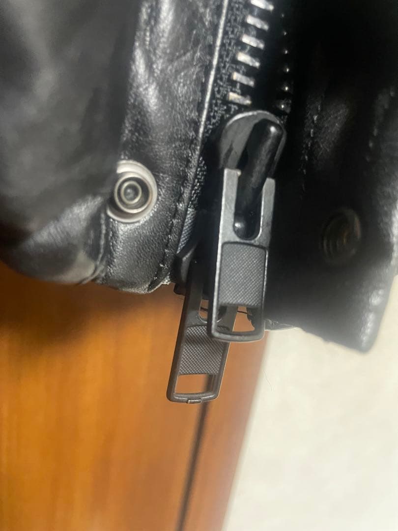 リップヴァンウィンクル　レザーダウンベスト