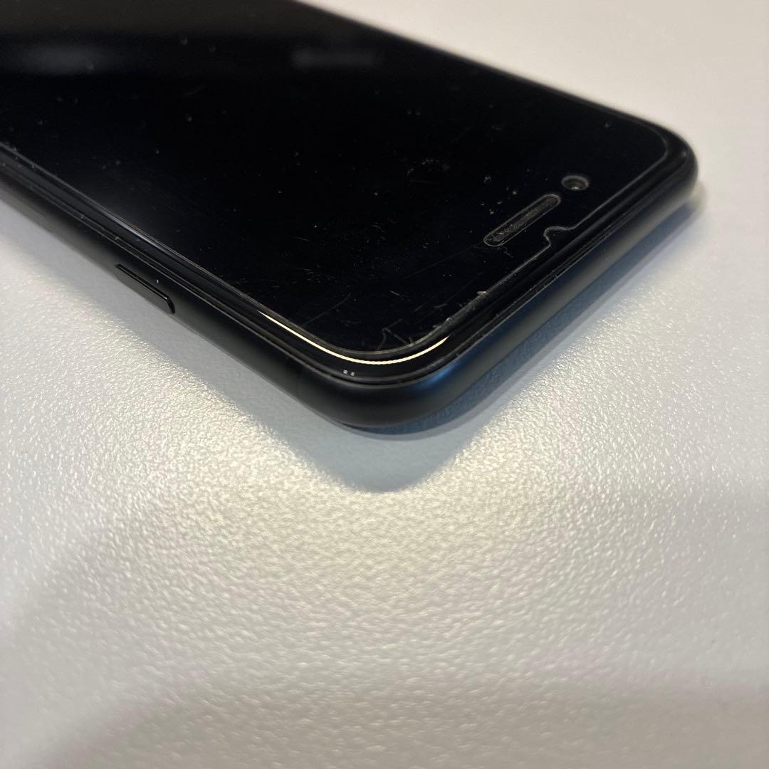 Apple iPhone SE ブラック