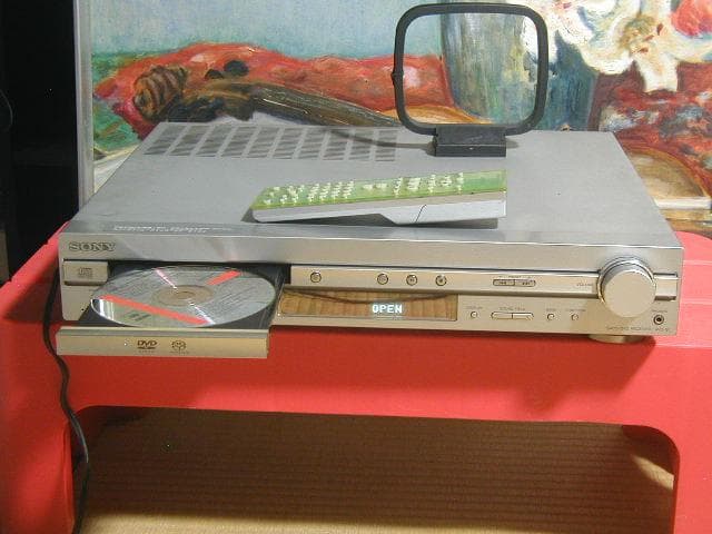 ★ソニー AVD-S1　CD・DVDプレーヤーを内蔵、AVアンプレシーバー