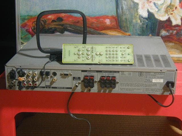 ★ソニー AVD-S1　CD・DVDプレーヤーを内蔵、AVアンプレシーバー