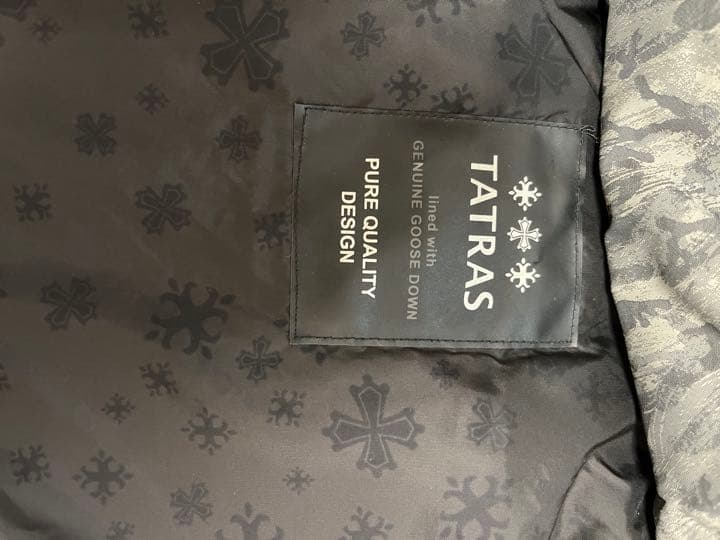 タトラス　ダウンベスト