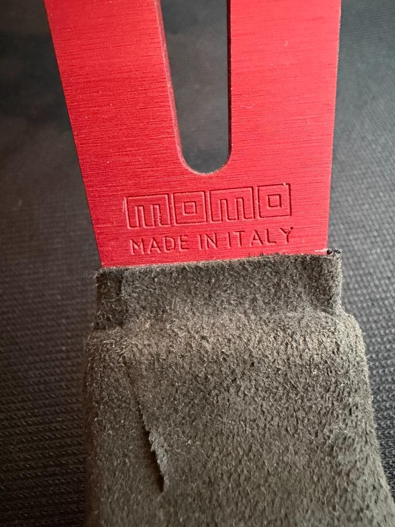 momo ステアリング U-02 ULTRA RED 純正ホーンボタン付き