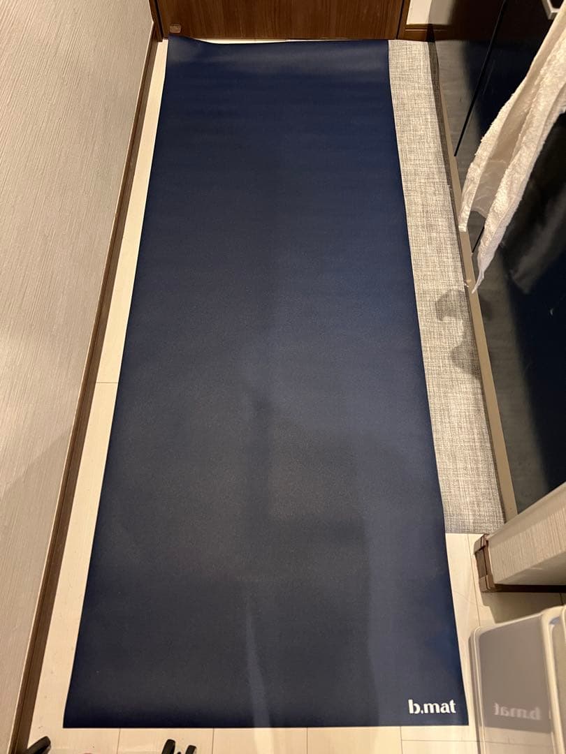 B YOGA ワークアウトマット 厚さ 2mm の滑り止めヨガマット