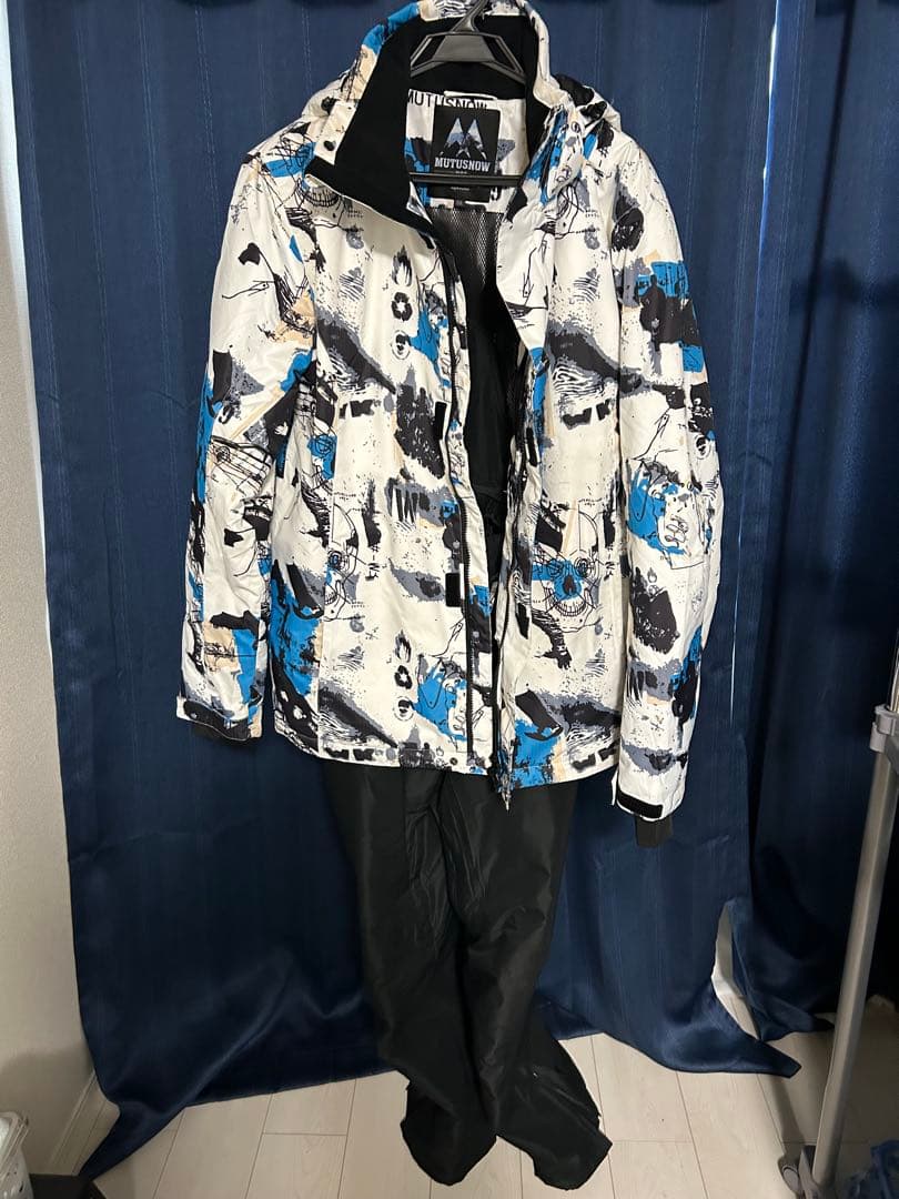 スキーウェアセット（ジャケット・パンツ）