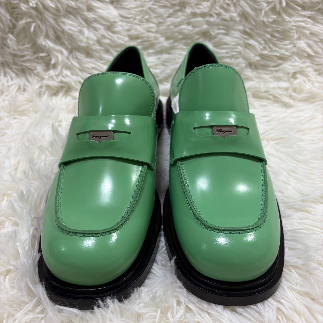 ク*ケ様 サルヴァトーレ　フェラガモ　本革　ローファー　ロゴ　24cm 8 ミン