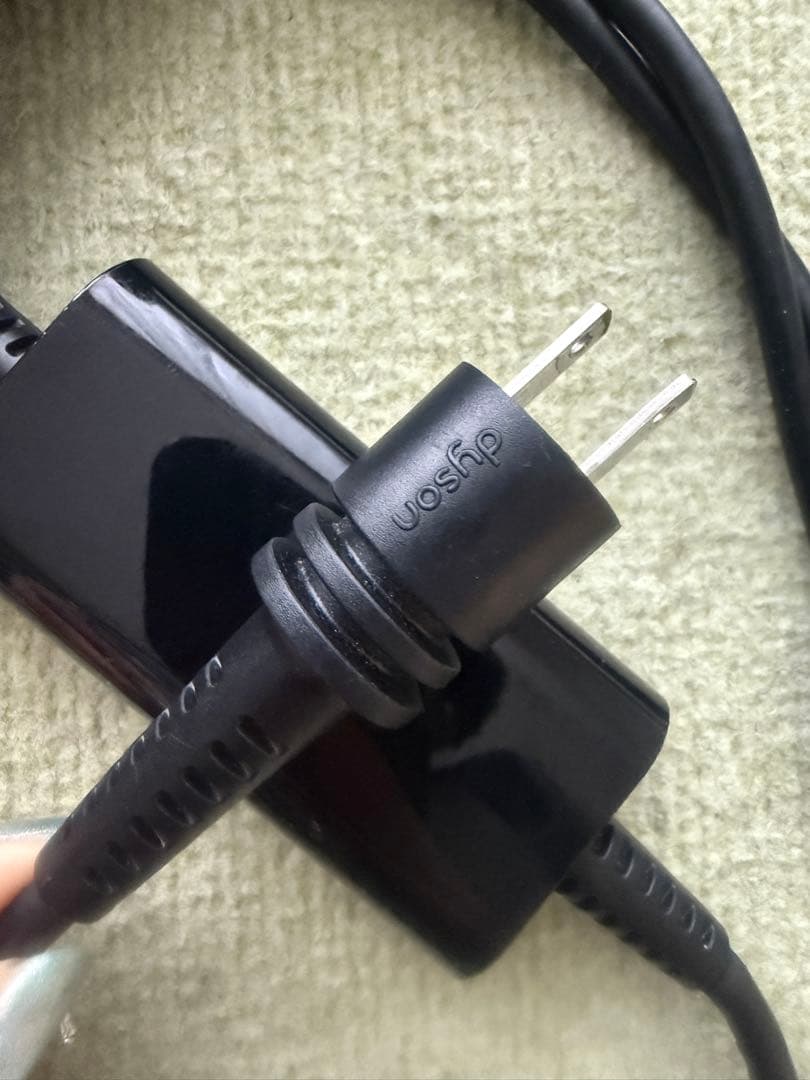 ダイソン　ドライヤー　ブラック