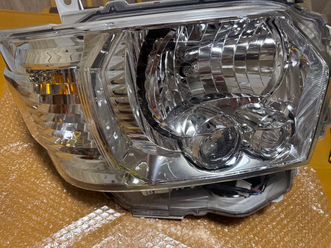 T工房様 ハイエース4型以降LED純正ヘッドライト