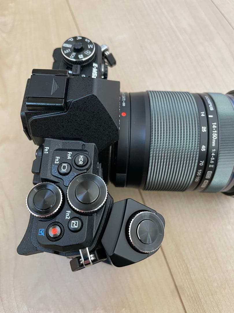 OLYMPUS OM-D E-M5 Mark II レンズ付き